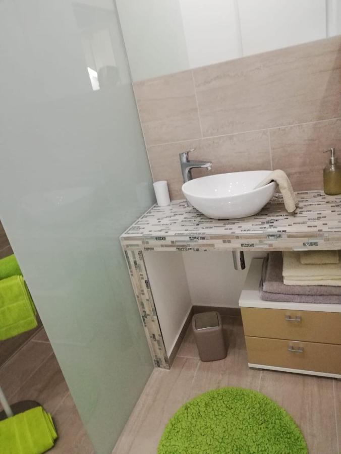 Apartmani Deluxe Jasenice  Esterno foto